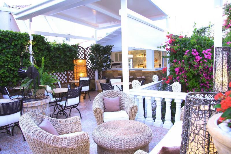 Armata Boutique Hotel Spétses Екстериор снимка